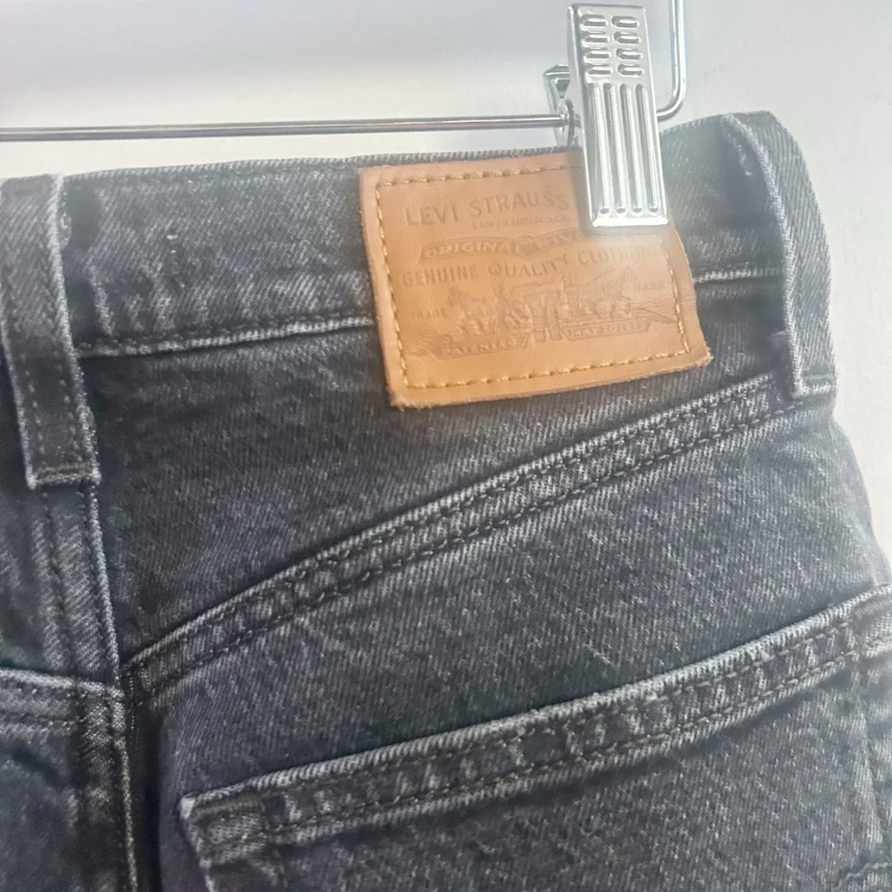 Levi’s rib cage‎ straight gray jeans 25